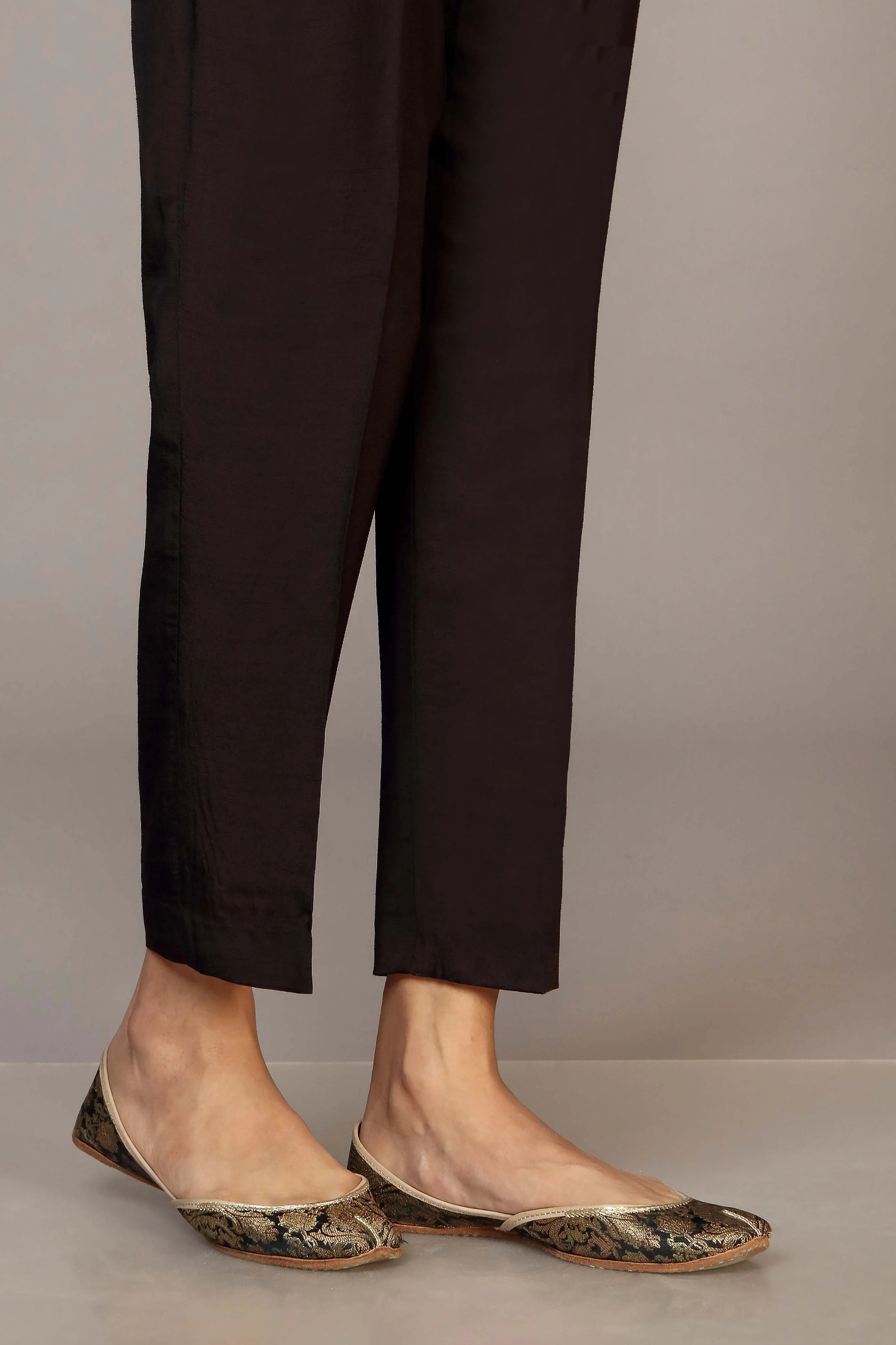 BS BLACK (AA4782) - Image 3