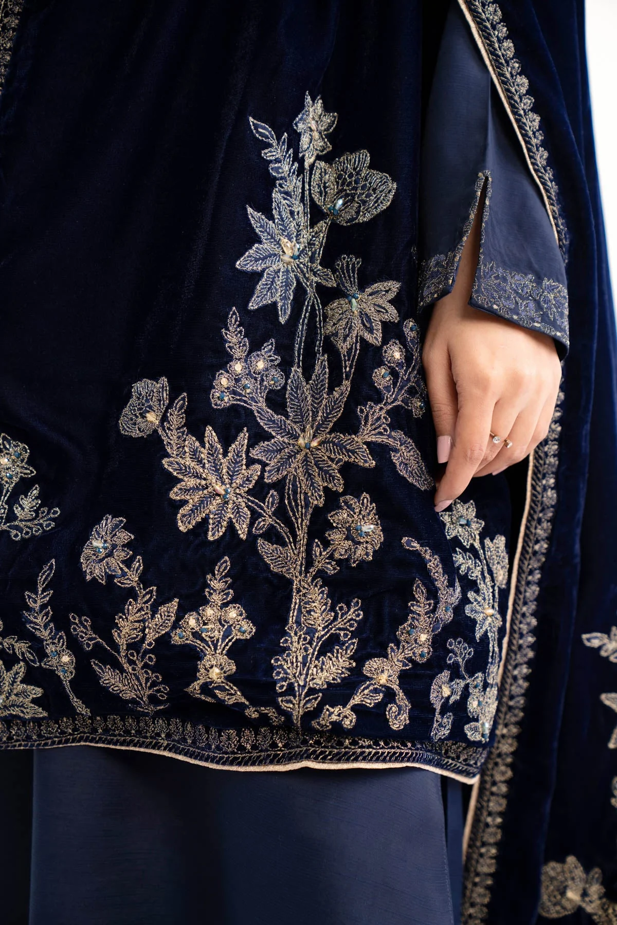 1 Piece Blue Embroidered Stole (AV0037) - Image 6